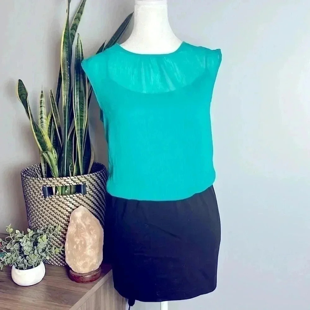 Women’s Guess Green & Black Mini Dress EUC!
